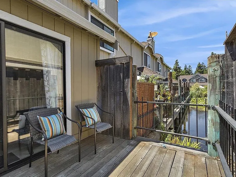 405 Creekside Ln — Photo 11