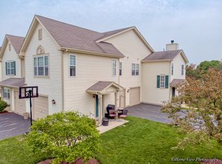 2543 Dickens Dr, Aurora, IL 60503