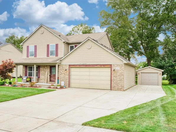 24699 Martindale Rd, South Lyon, MI 48178