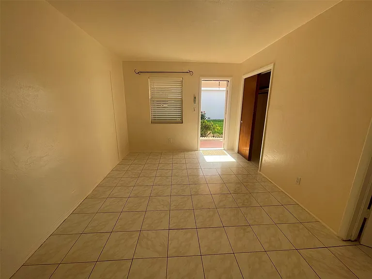 1727 Dewey St #3 — Photo 17