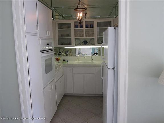 4th image of 401 Peruvian Ave #2020