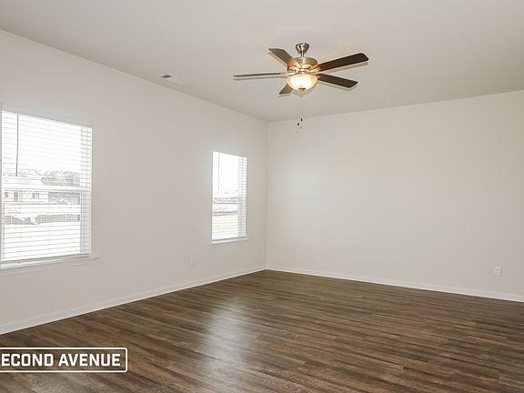 5th image of 734 Woody Dr