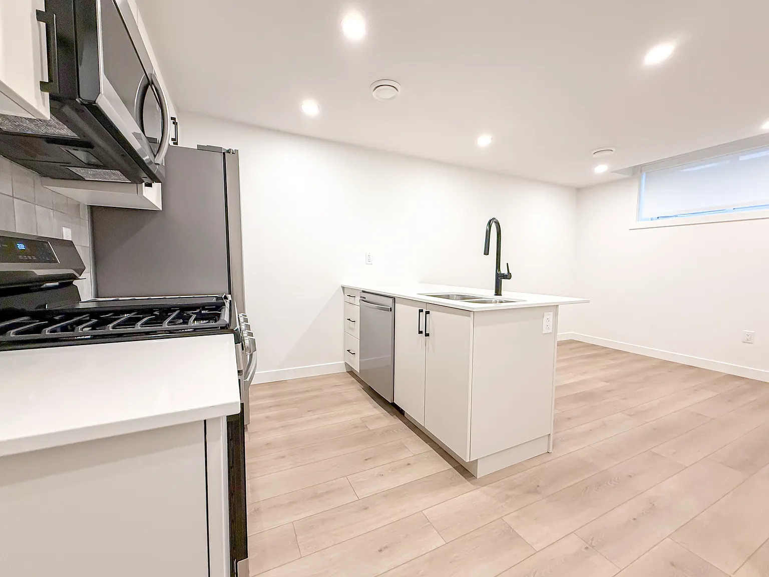 12407 122 Avenue NW, Edmonton - Lower — Photo 4