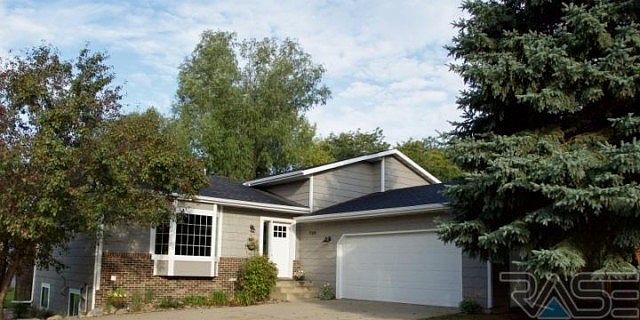 1st image of 726 E Meadowlark Trl