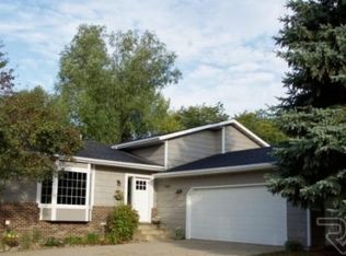 726 E Meadowlark Trl, Sioux Falls, SD 57108