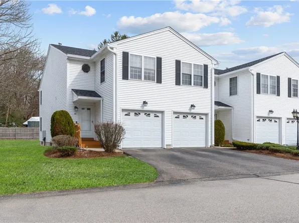 450 Providence St Unit 41, West Warwick, RI 02893