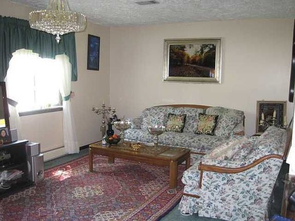 3rd image of 4227 Saran Dr