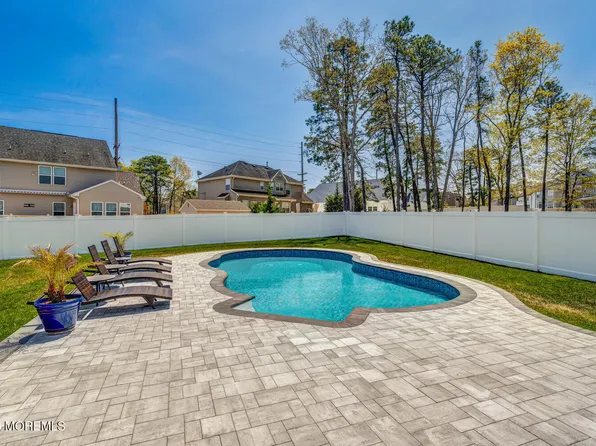19 Watts Avenue, Barnegat, NJ 08005