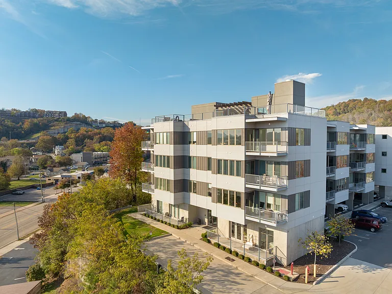 411 Fairpoint St #306 — Photo 37