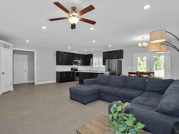 4th image of 612 W Courtland Dr