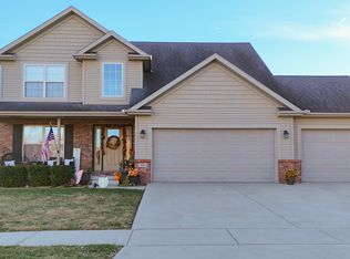 905 Dresser Dr, Normal, IL 61761