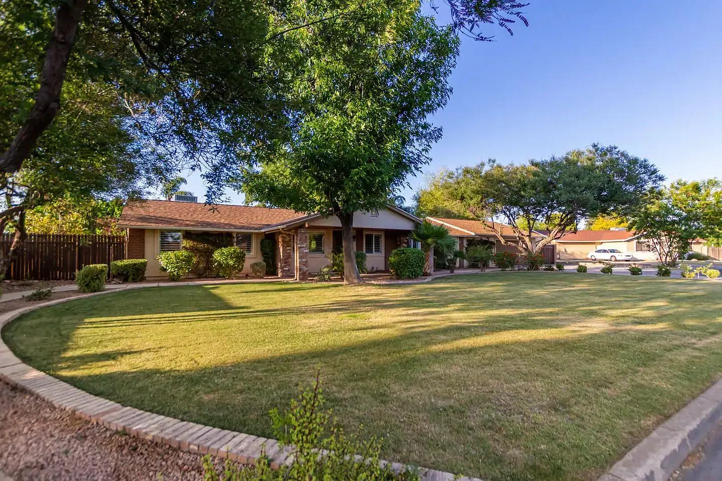 3 bed, 1984 sqft, $3,400 — Photo 3