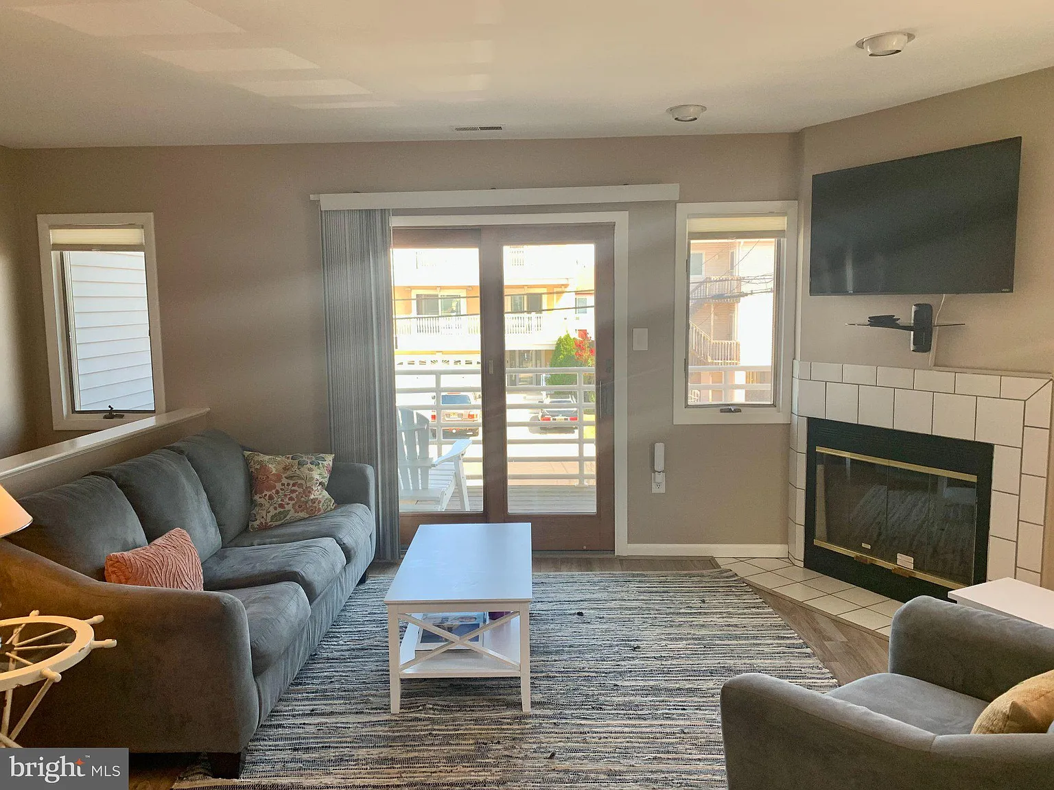 3 bed, 2.0 bath, 3404 sqft, $2,400 — Photo 3