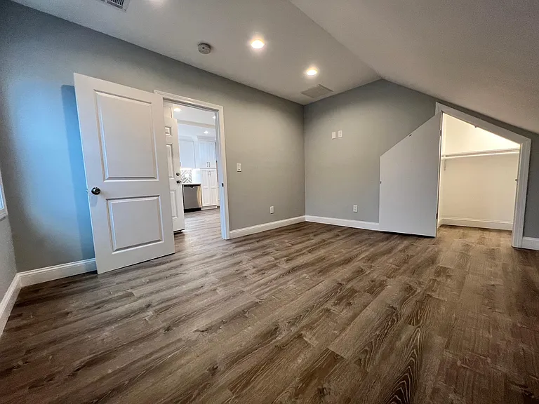 696 Chalkstone Ave #3 — Photo 21