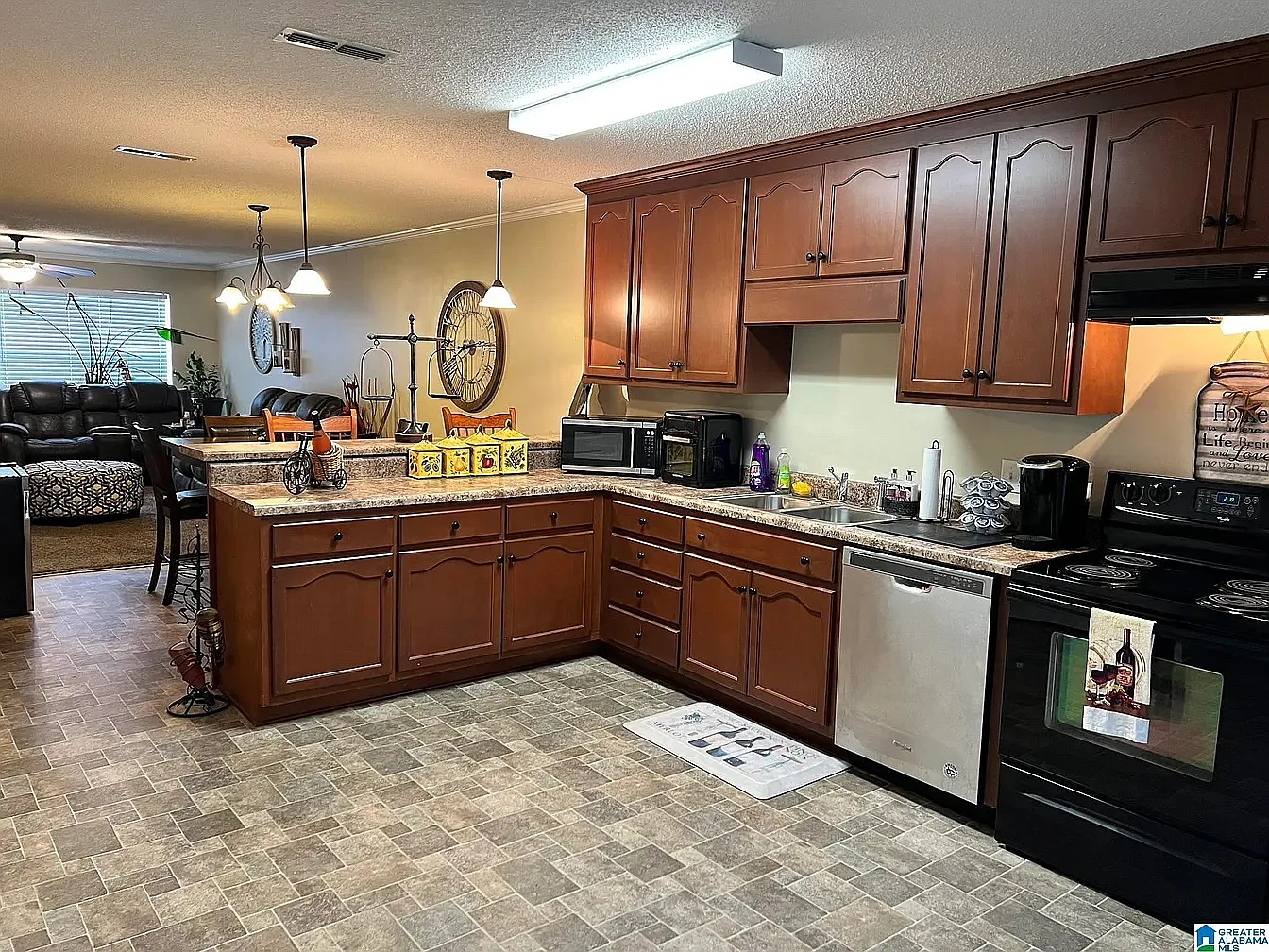 2 bed, 1700 sqft, $1,250 — Photo 3