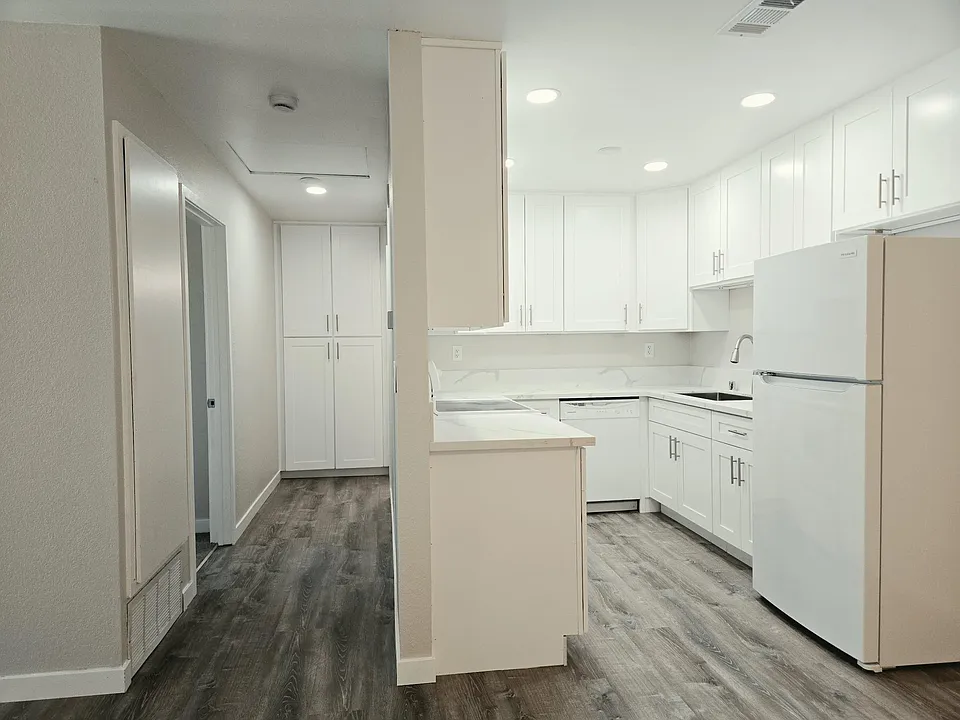 Jovanna Villa Apartments