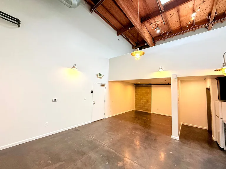 1734 N. Main St.,/ 633 Gibbons Street — Photo 4