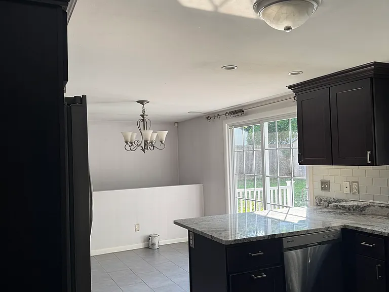 109 Larchmont Rd — Photo 7