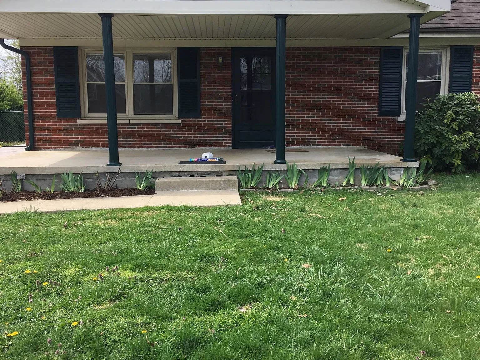 4 bed, 1.5 bath, 1607 sqft, $2,000 — Photo 1