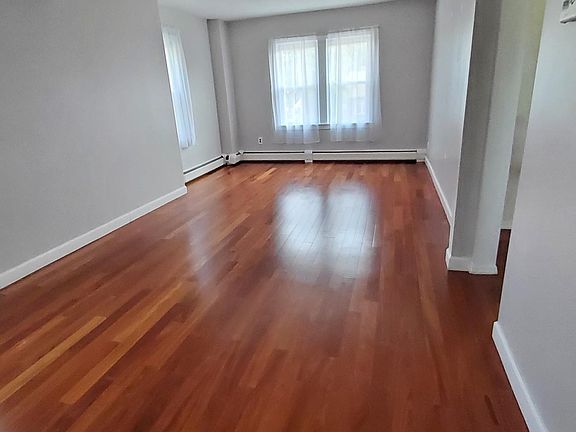 3rd image of 622 3rd Ave Floor 2