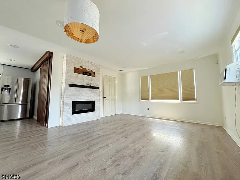 304 W Linden Ave — Photo 5