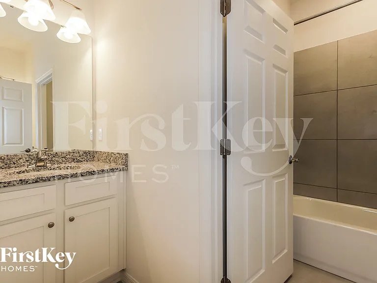 213 Windsor Reserve Dr — Photo 16