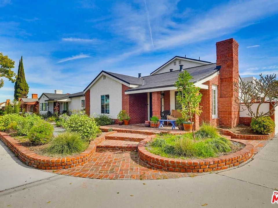 2200 Easy Ave