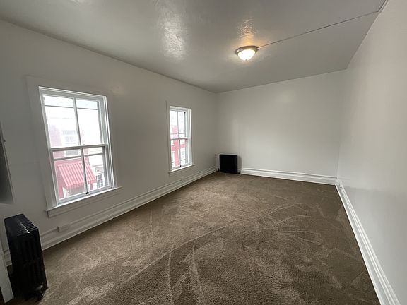 5th image of 19 S Lee St