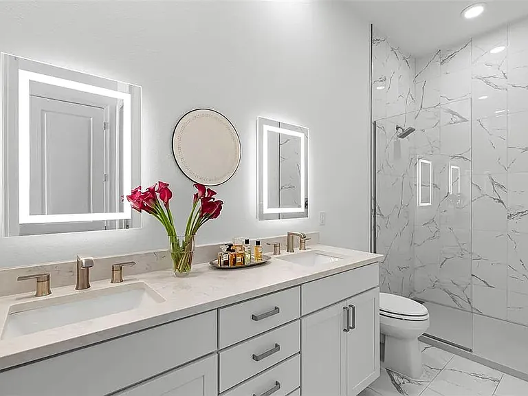 644 3rd Ave S #507 — Photo 3
