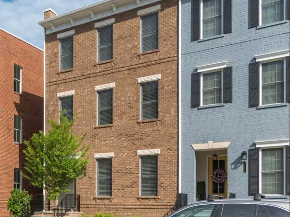 333 SE Eheart St, Blacksburg, VA 24060