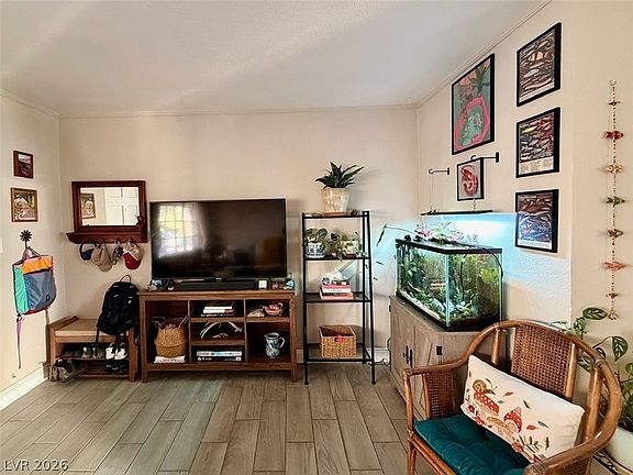 5th image of 1622 Thelma Ln