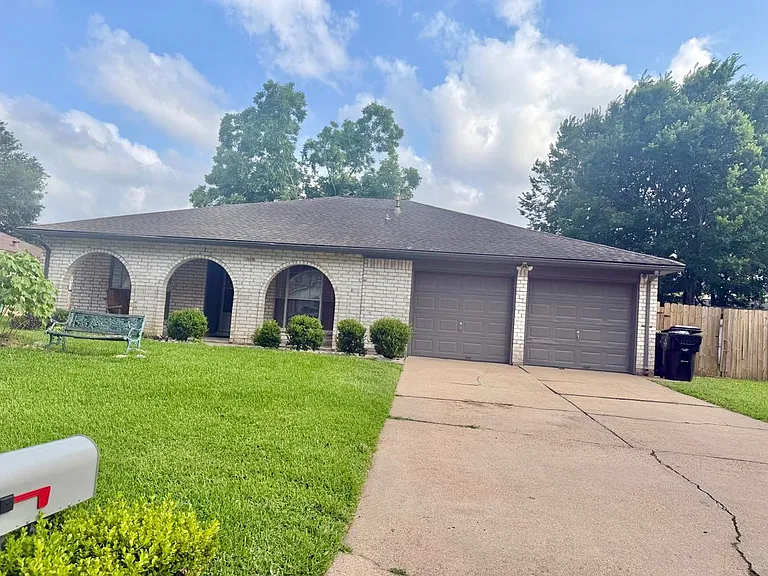 12511 Laleu Ln — Photo 1
