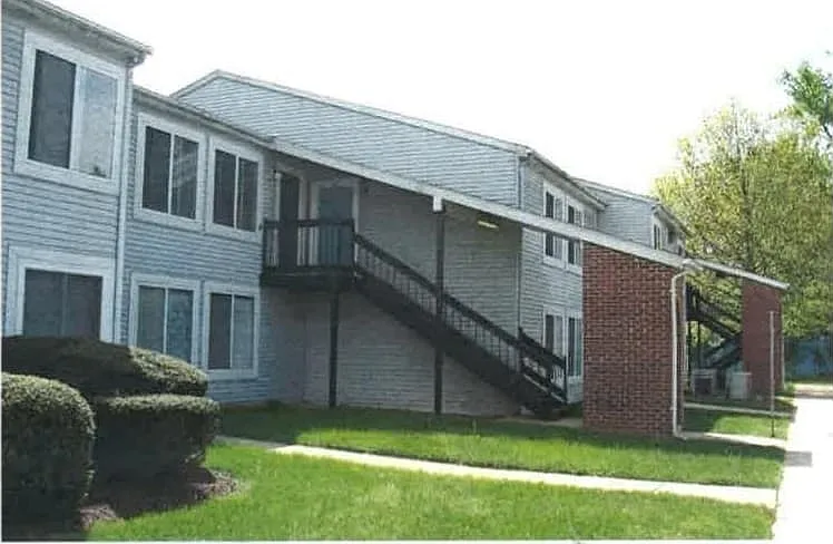 Pine View Apartments — Photo 15
