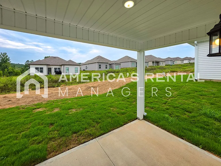 10304 Squires Way — Photo 46