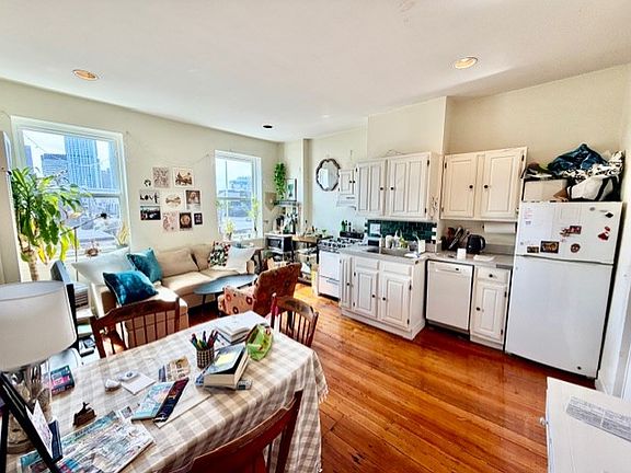 2nd image of 24 Hull St APT 4R