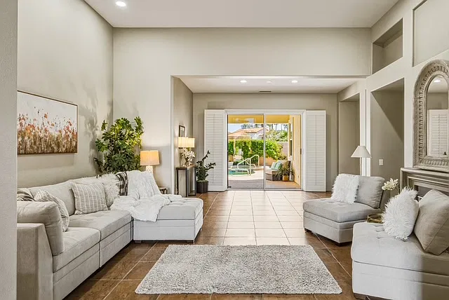 3 bed, 2880 sqft, $6,200 — Photo 3