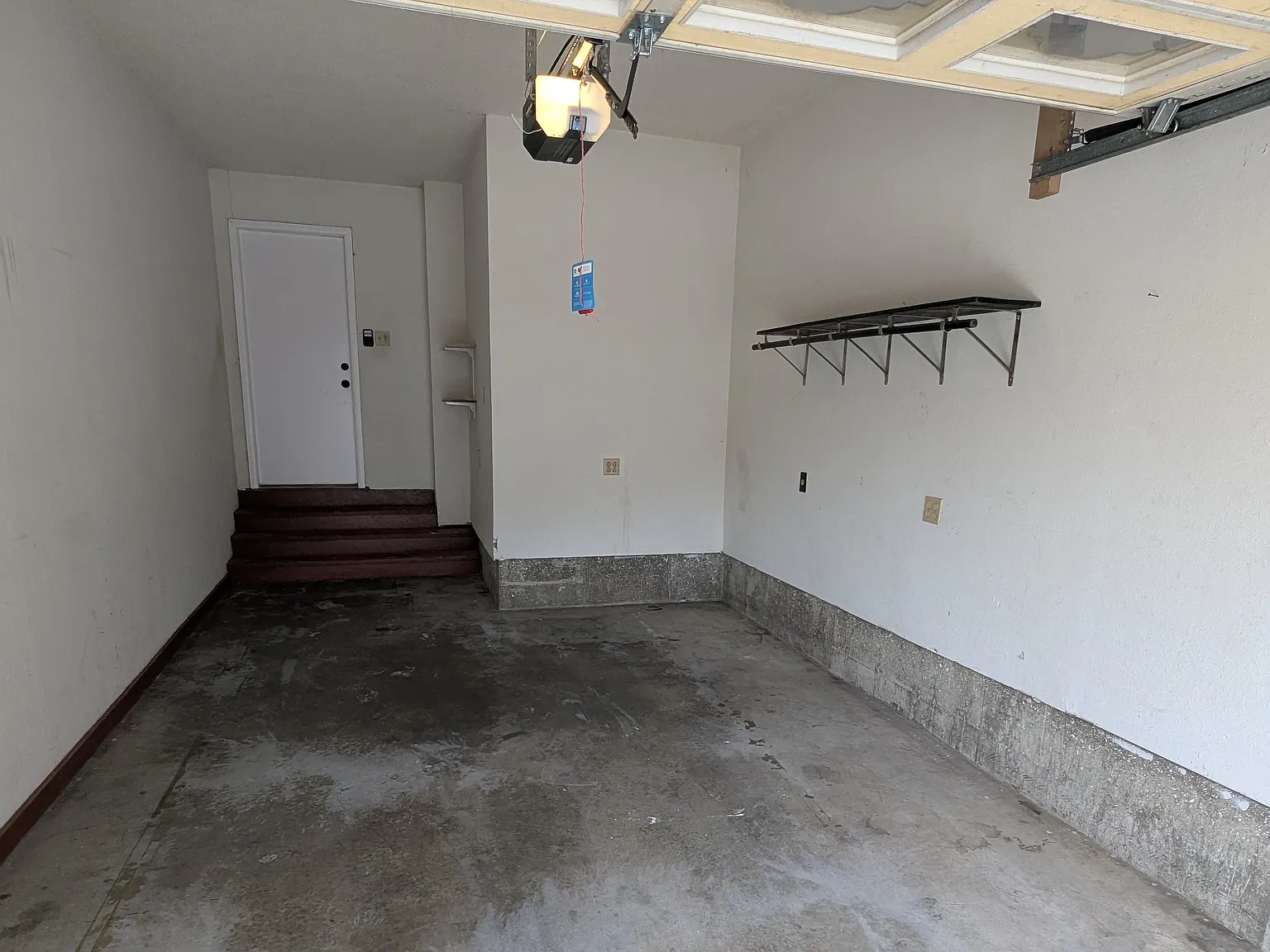 3 bed, 1.5 bath, 1300 sqft, $1,950 — Photo 4