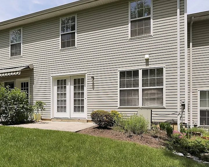1940 Daybreak Cir — Photo 16