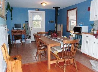 76 Narrow Ln, Charlestown, RI 02813