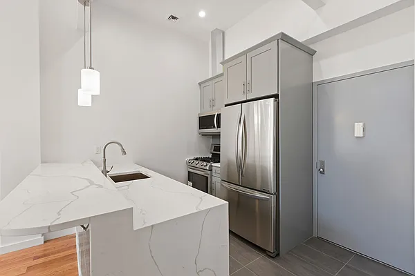 Rented by Keller Williams NYC | media 19