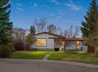 740 E Canfield Pl SW, Calgary, AB T2W1K6