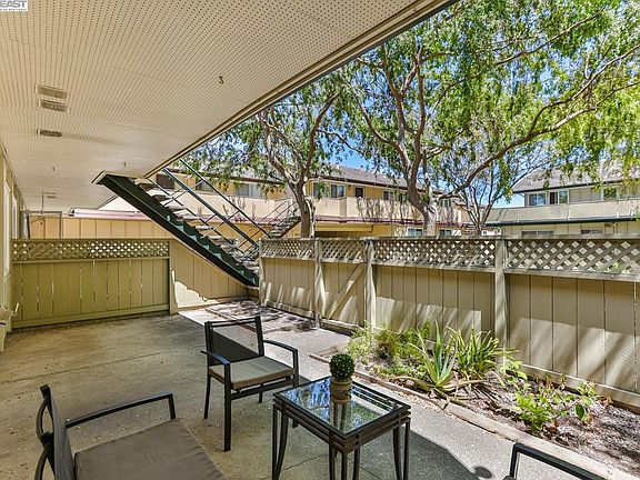 4th image of 3015 Los Prados St APT 113