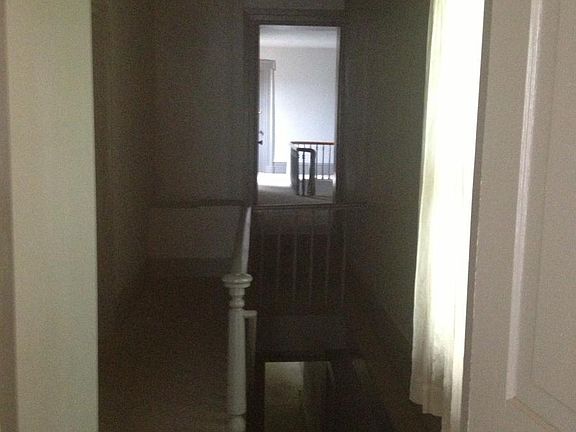 5th image of 9 North St APT 8