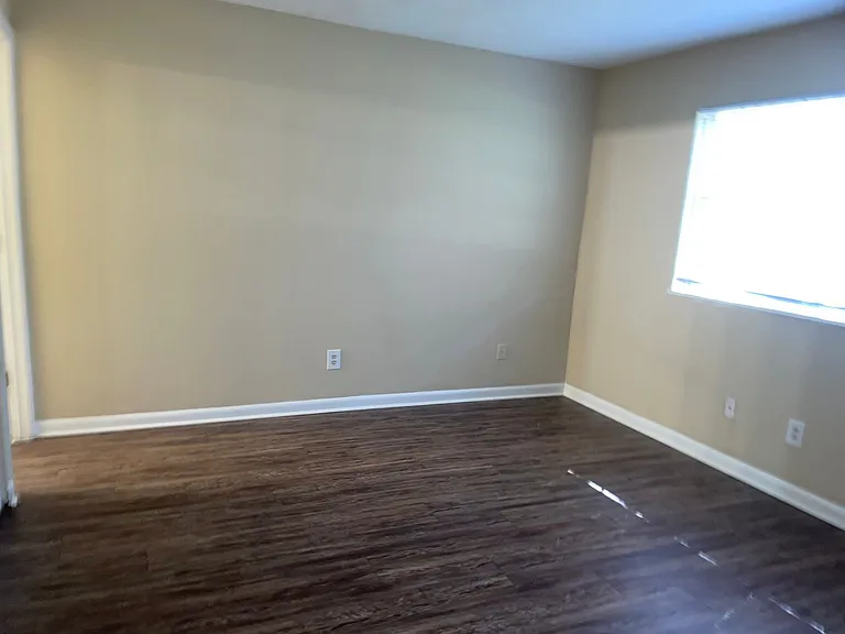 The New Meridian Apartments — Photo 4