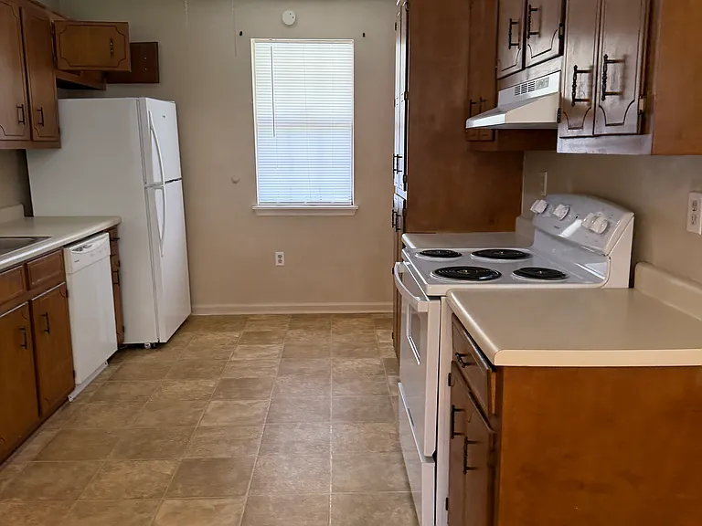 3506 Stoney Brook Rd — Photo 2