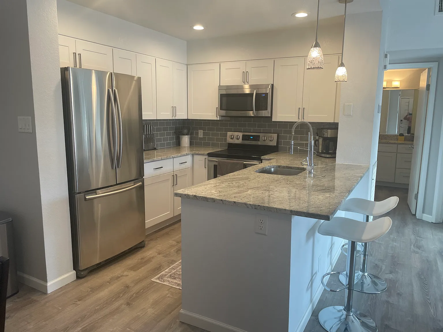 1 bed, 672 sqft, $1,150 — Photo 2