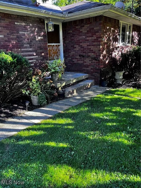 401 Wilkinson Ave photo 1