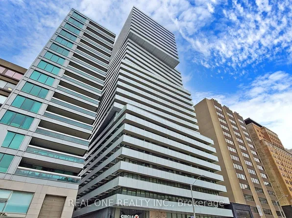 200 Bloor St W #1808, Toronto, ON M5S 0B1