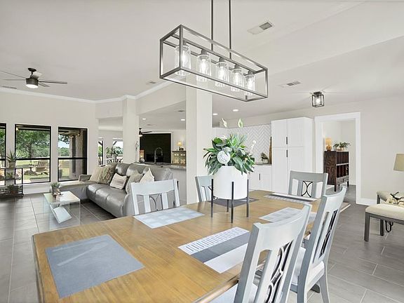 3rd image of 9033 Lakeridge Ln