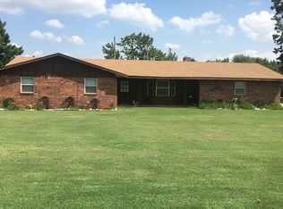 706 S 6th St, Canute, OK 73626